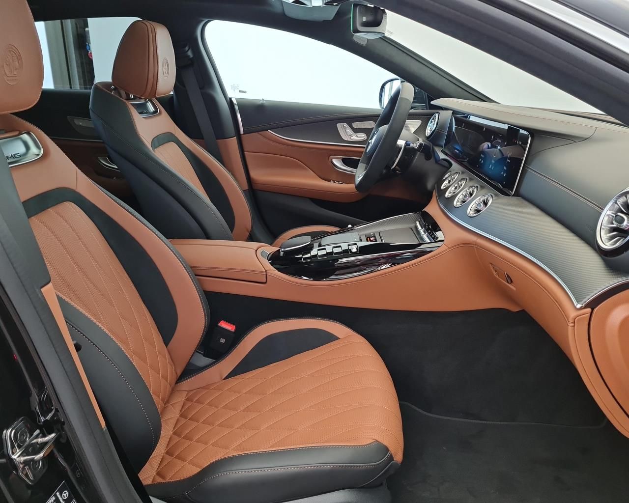 MERCEDES AMG GT 63 S 4MATIC 4-DOOR COUPÉ | skladem | české předváděcí auto | V8 biturbo 639 koní | maximální výbava | keramické brzdy | černá s hnědou kůží | VIP sleva | nákup online | AUTOiBUY.com